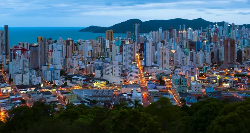 «Santa Catarina: El Sexto Estado Más Rico de Brasil»
